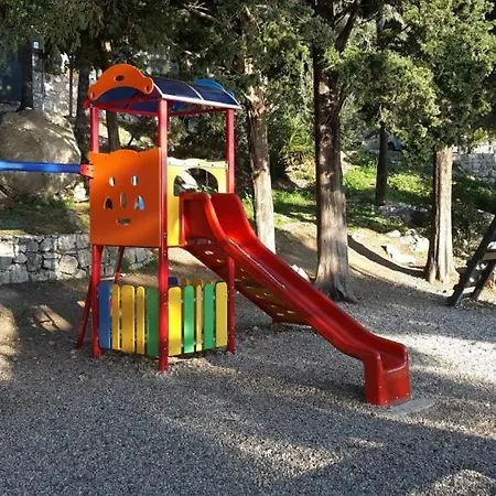 Gostinjska kuća Nina 4*