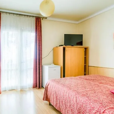 Gostinjska kuća Nina 4*