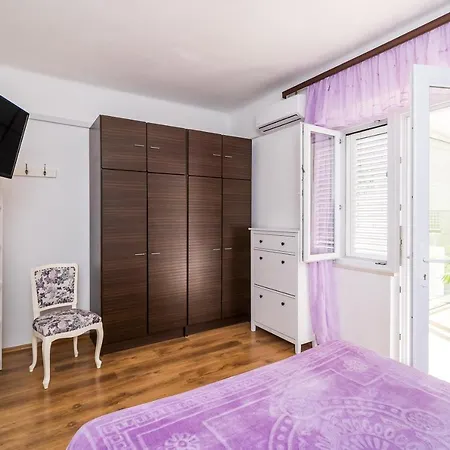 Gostinjska kuća Nina 4*
