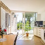 Casa de hóspedes Nina 4*