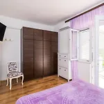 Casa de hóspedes Nina 4*