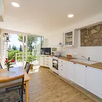 Casa de hóspedes Nina 4*