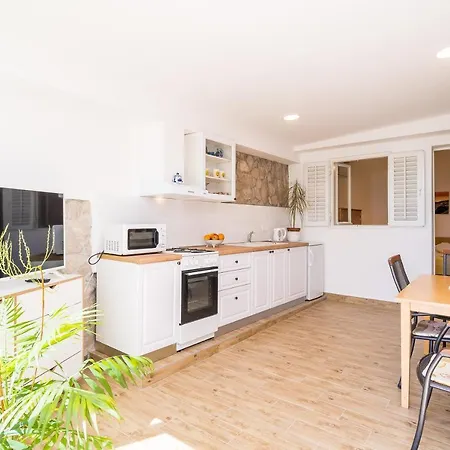Nina Guest house 4*